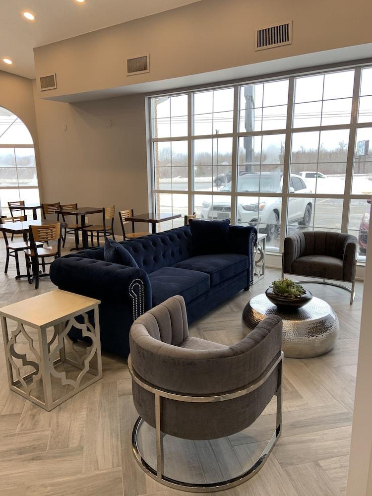 Travelodge By Wyndham Timmins Bagian luar foto