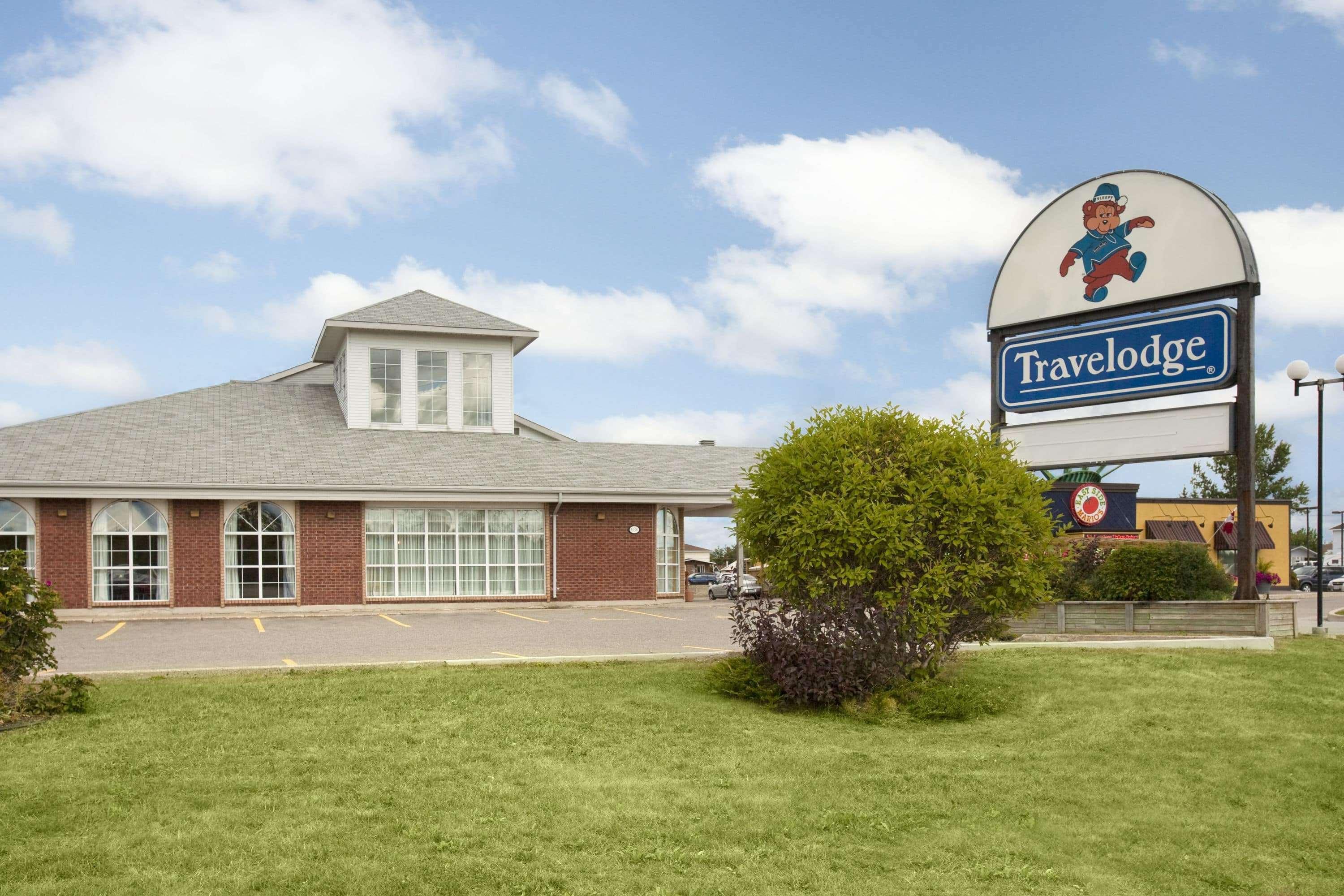 Travelodge By Wyndham Timmins Bagian luar foto
